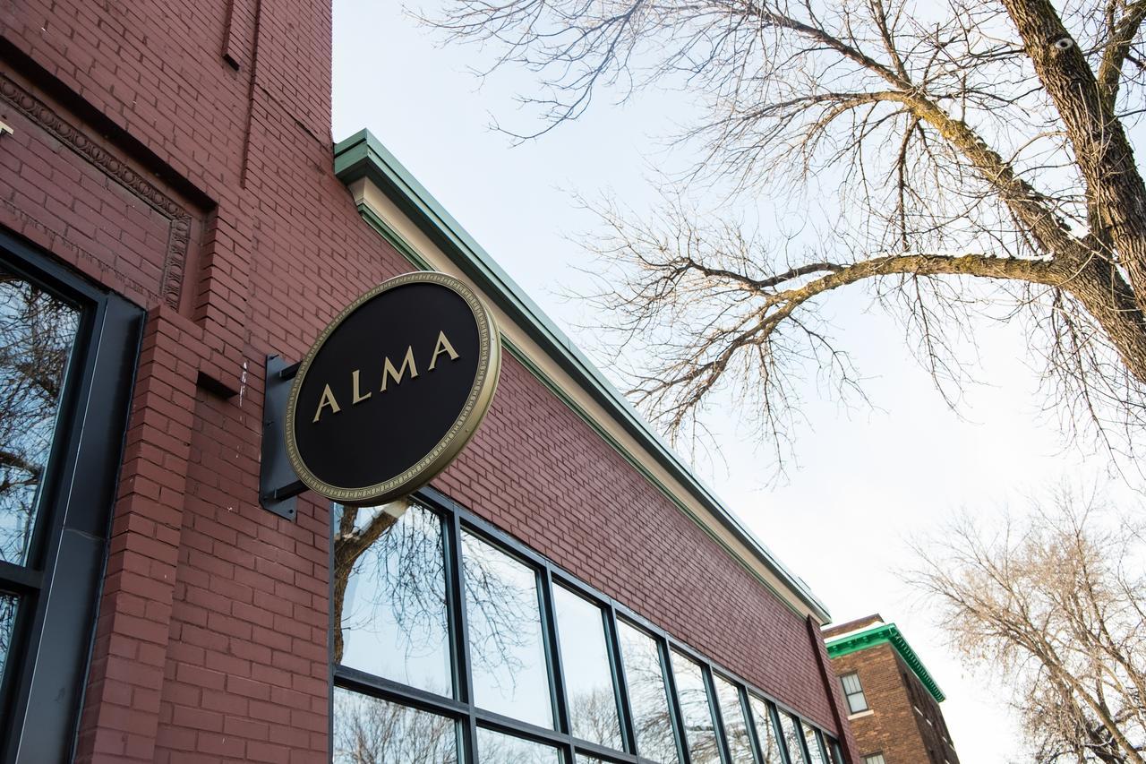 Hotel Alma Minneapolis Extérieur photo